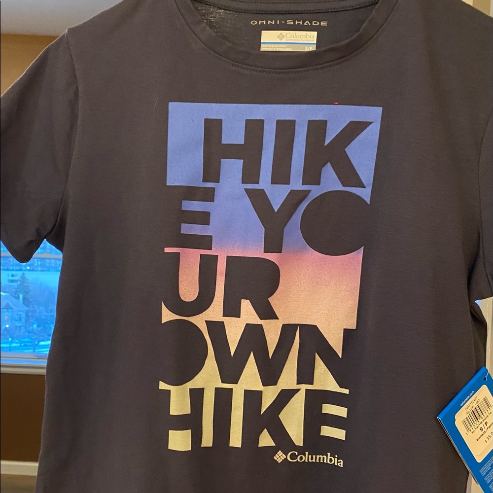 Columbia t-shirt